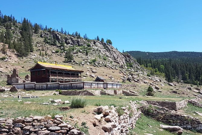 1 Day Manzushir Monastery & Hiking to Tsetsee Gun (Bogd Khan Summit) - The guide factor: why a calm expert can make a hike feel easier