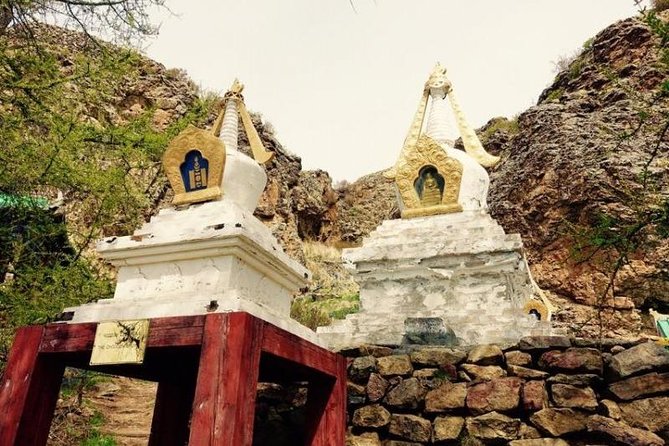 8 Day Great Gobi and Central Mongolia - Day 1 Tsagaan Suvarga: Colorful Limestone and Fossil-Story Vibes