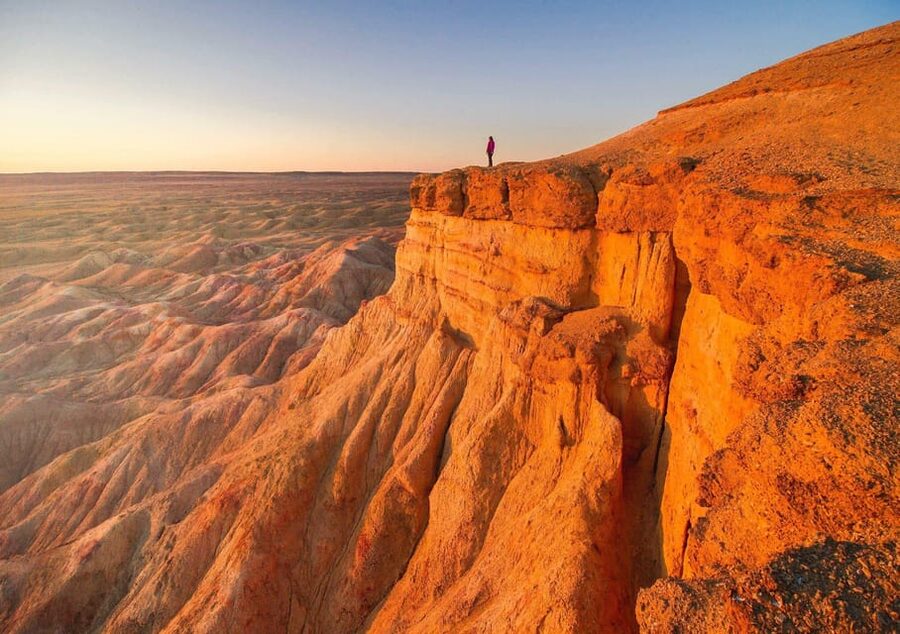 Best 6-Day Gobi Tour Discover Mongolia - Day 1: Big Chinggis Khaan energy and Baga Gazriin Chuluu’s rock-world details