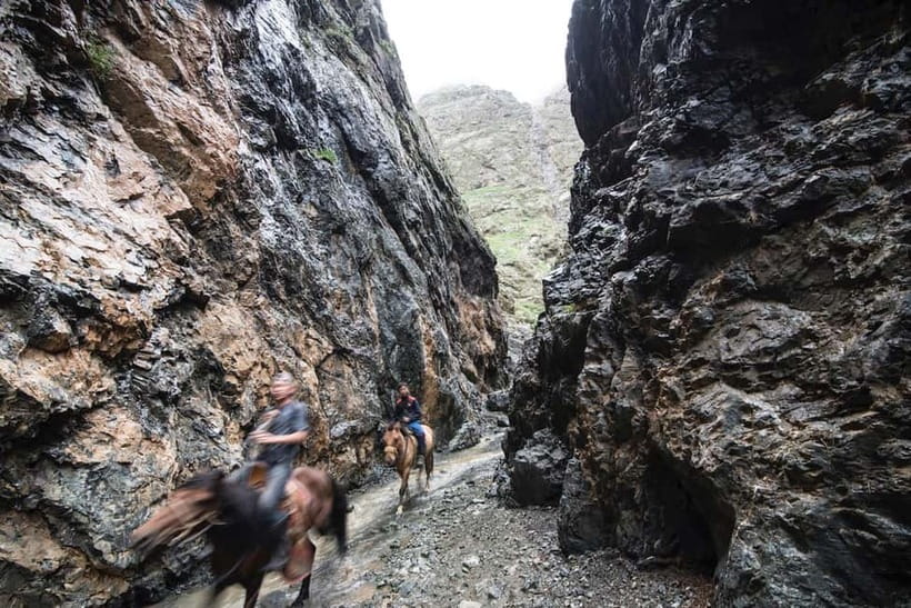 Bus tour to visit Gobi 4 day - Day 1: 7:00 am pickup, bus to Dalanzadgad, and your Yol Valley ger night