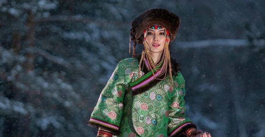 Day tour with Traditional clothes and photographer - Zaisan Hill: quick orientation with big-city views