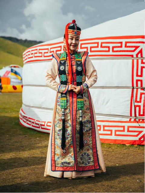Day tour with Traditional clothes and photographer - Chinggis Khaan Statue: seeing the country through a single huge monument