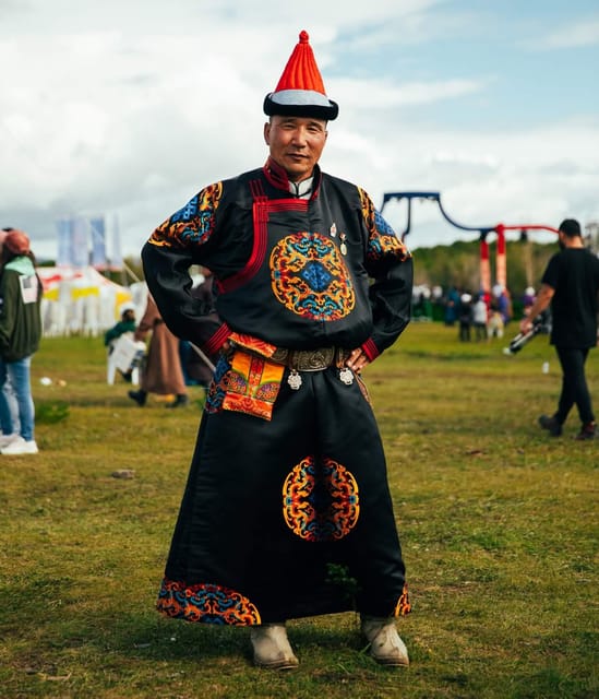 Day tour with Traditional clothes and photographer - Horse riding and lunch: the two parts that keep the day sane