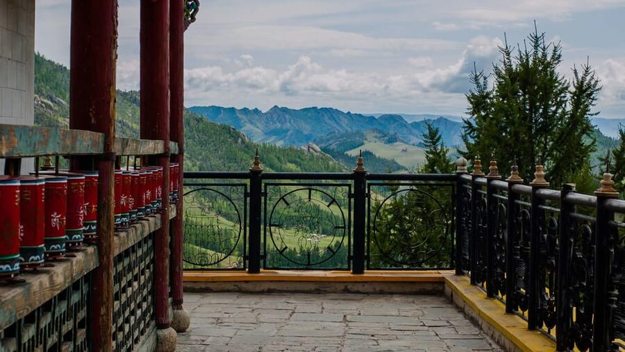 Mongolia: Genghis Khan Day Tour with Terelj National Park - Genghis Khan Statue Complex: From Elevator Views to the Base Museum