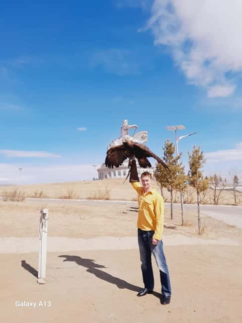 Ulaanbaatar: Chinggis Khaan Statue and Turtle Rock Day Tour - Lunch in a Mongolian ger, and how to plan for the meal