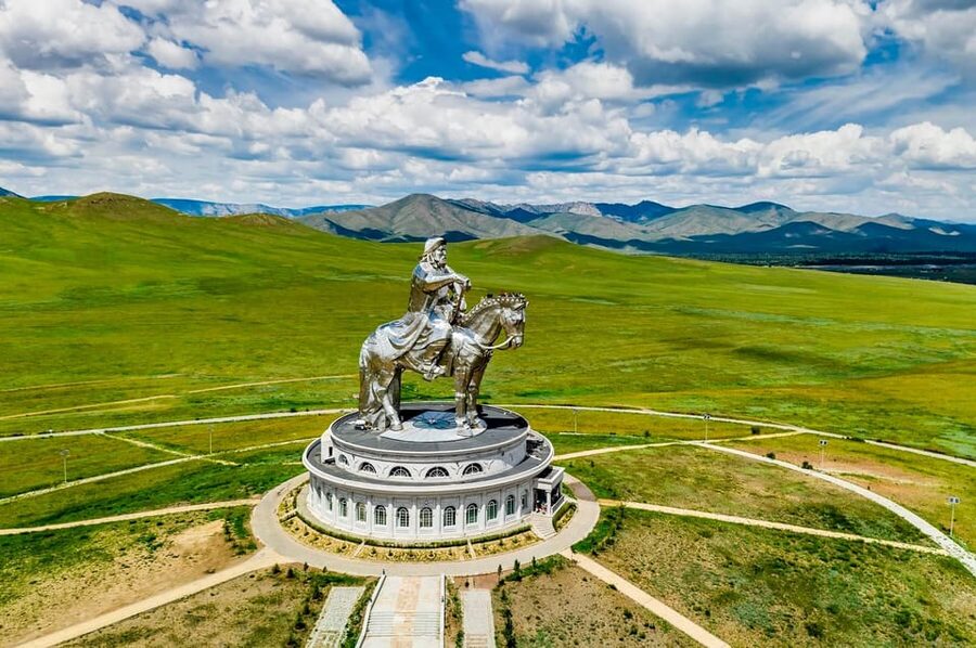 Ulaanbaatar: Chinggis Khan Statue and National Park Day Trip - Ger lunch in Töv: Mongolian comfort food, not a tourist afterthought